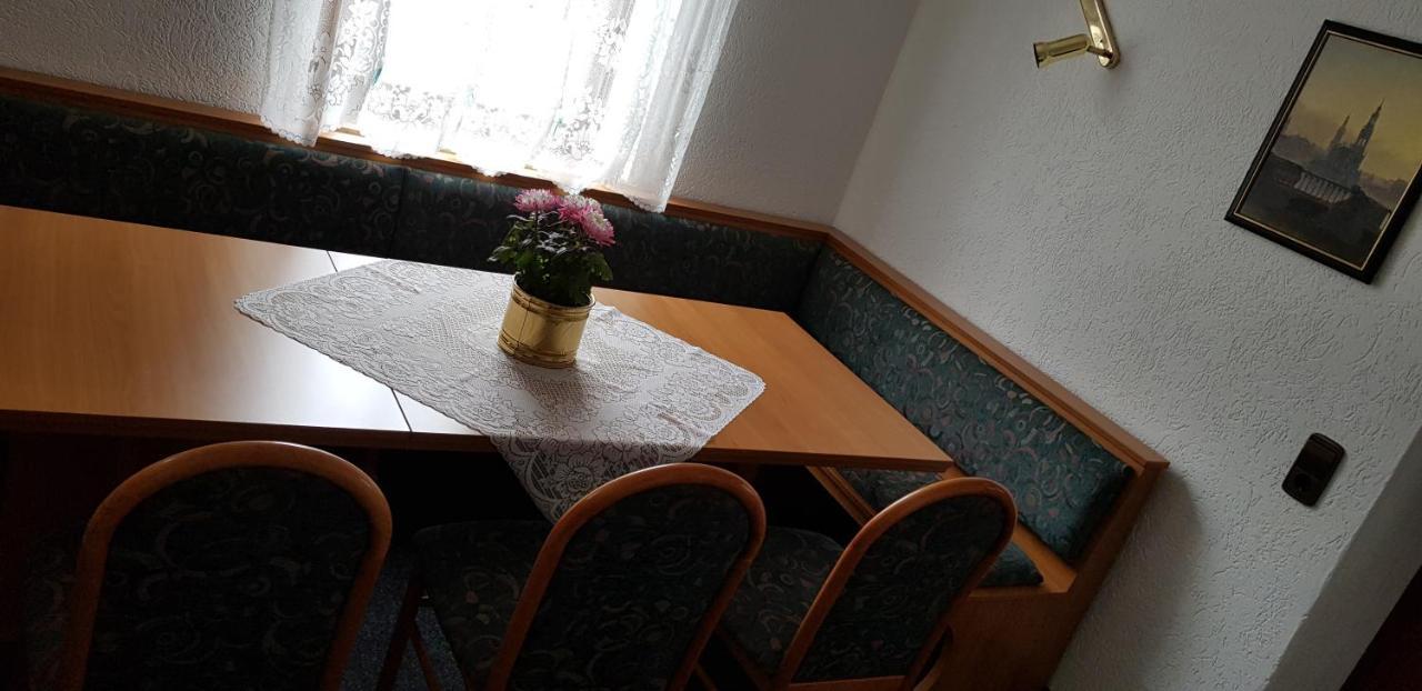 ホテル Alte Post Zu Stetzsch ドレスデン エクステリア 写真